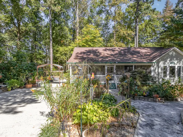 325 Riverstone Dr, Clayton, NC 27527