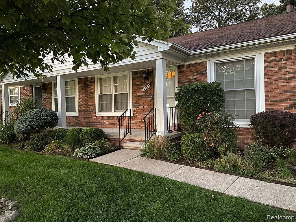 38326 Maple Forest Blvd W 92, Harrison Township, MI 48045 Zillow