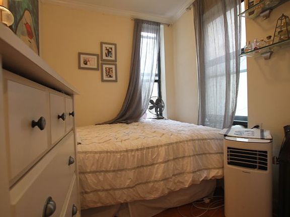 5th image of 221 E 28th St APT 19