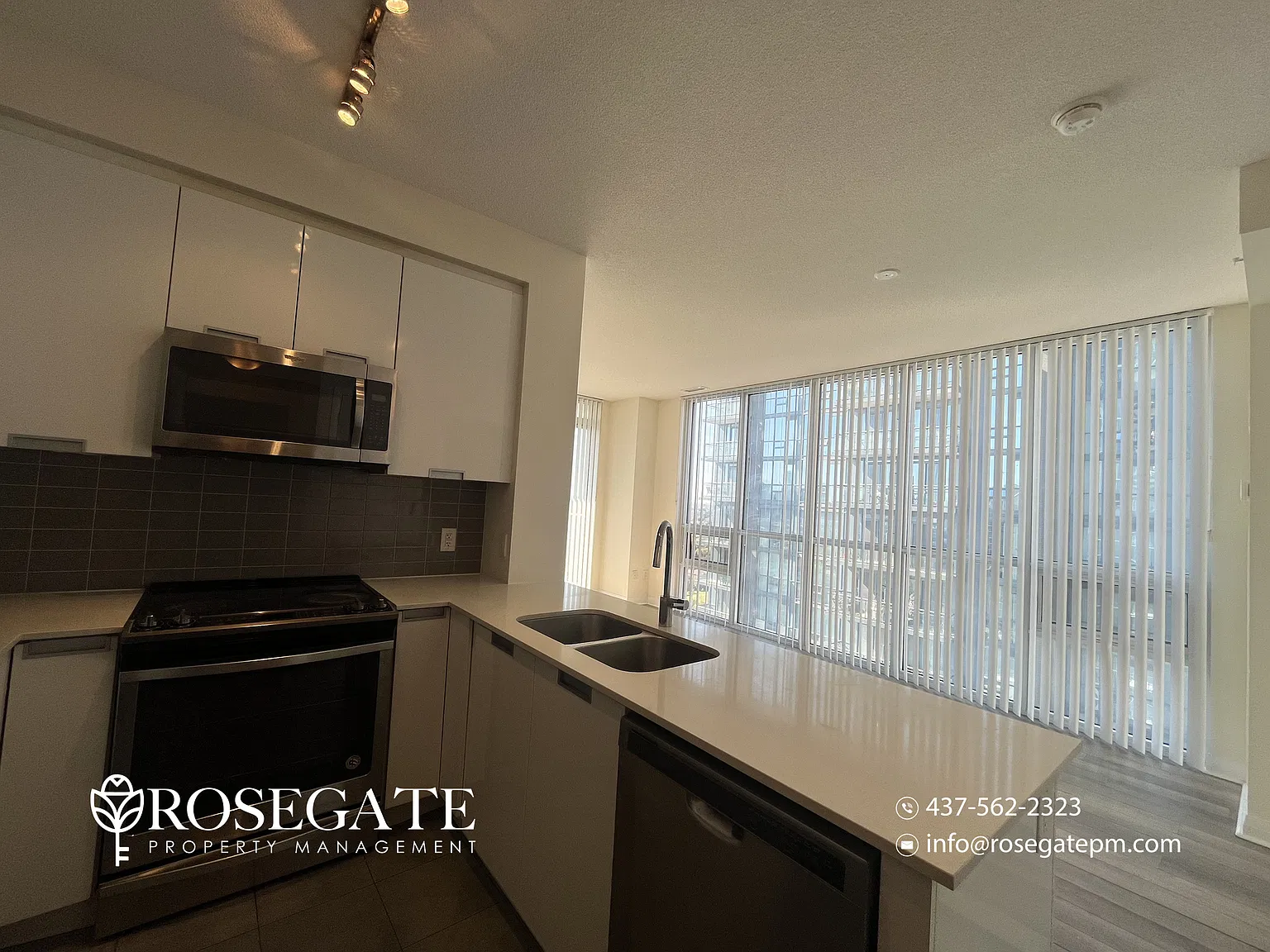 5025 Four Springs Avenue Mississauga — Photo 4
