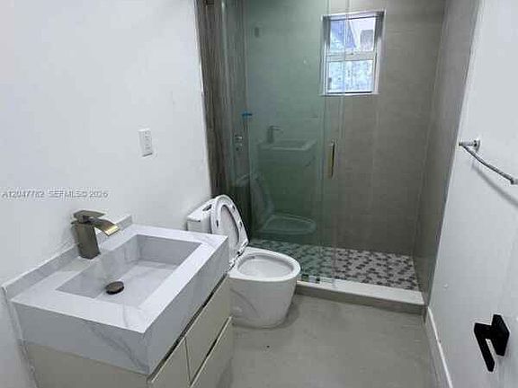 4th image of 4380 SW 49th Ct