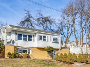 301 Riverview Rd, Pompton Lakes, NJ 07442