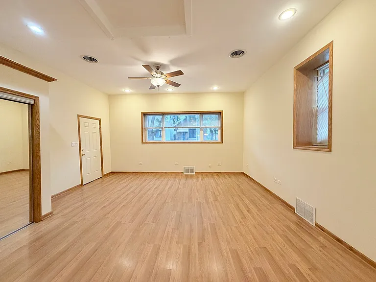 3801 S Union Ave #1F — Photo 4
