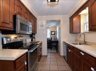 8360 Remington Dr, Pittsburgh, PA 15237