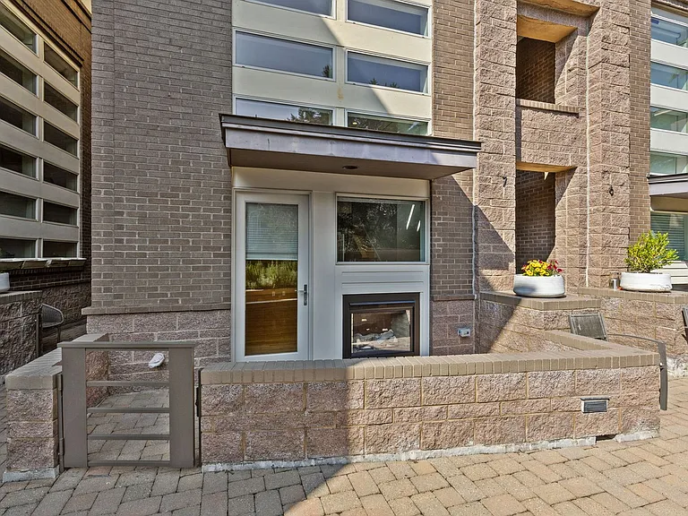 420 Queens Rd #7 — Photo 9