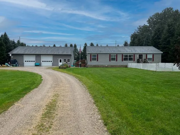 9282 M 62, Eau Claire, MI 49111