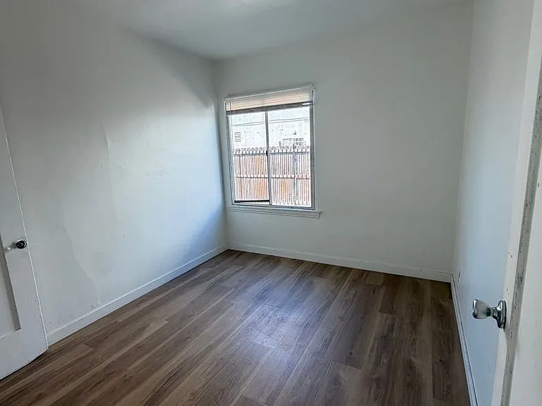 2651 S Cloverdale Ave — Photo 15