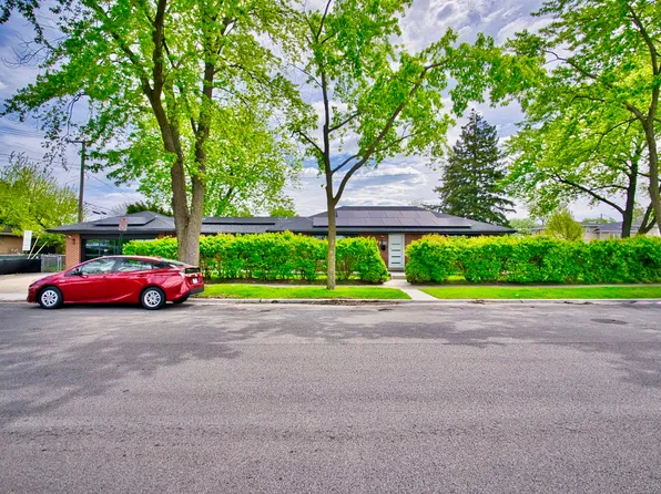 7135 Laramie Ave, Skokie, IL 60077