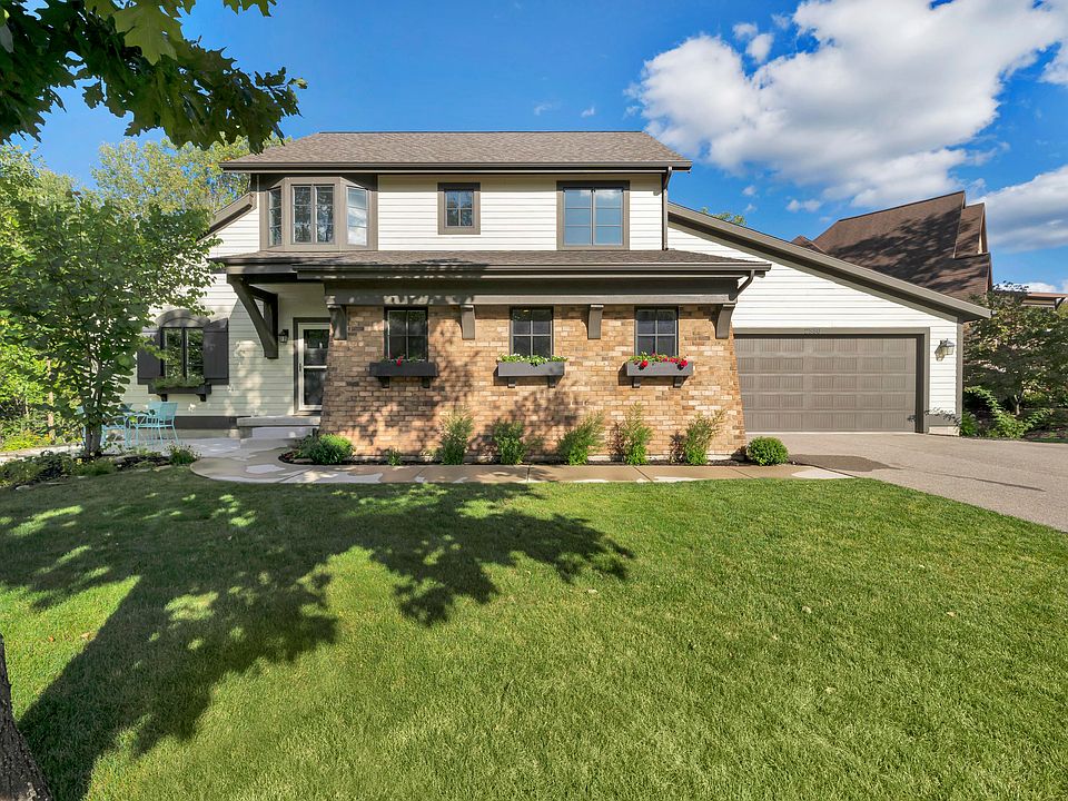 1st image of 2586 Blackberry Ln NE