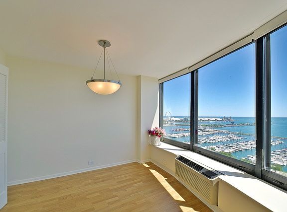 5th image of 155 N Harbor Dr APT 909