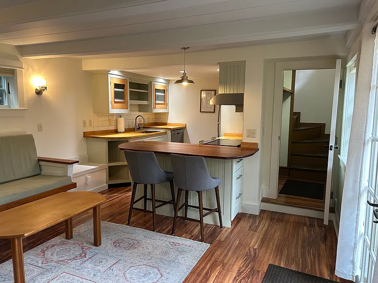28 Blossom St #3 — Photo 12