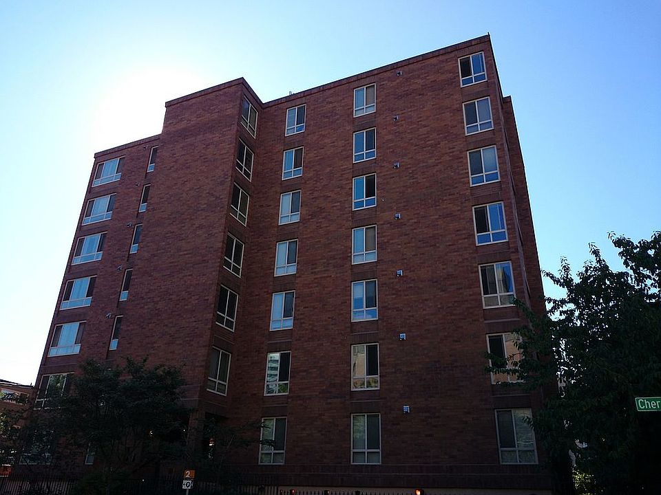 2nd image of 905 Cherry St APT 102