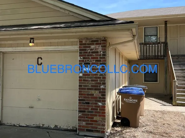 Cute 2 bedroom 1 bathroom home with a 1 car garage, 205 Sky Vue Dr, Raymore, MO 64083