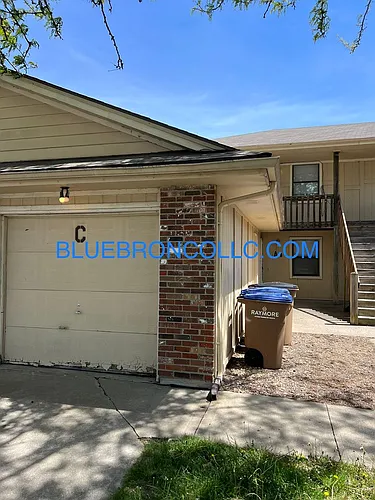 Cute 2 bedroom 1 bathroom home with a 1 car garage Photo 1 Cute 2 bedroom 1 bathroom home with a 1 car garage Photo 1