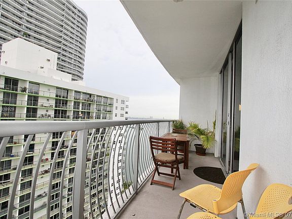 4th image of 1750 N Bayshore Dr APT 3509