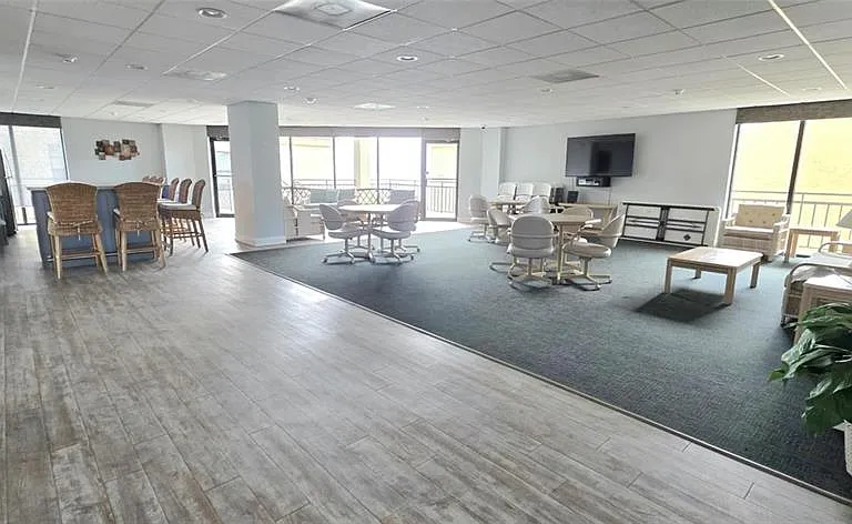 6177 Sun Blvd #401 — Photo 28