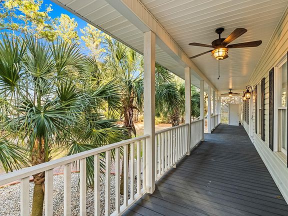 5th image of 1338 Riverside Dr.