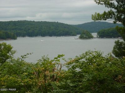 101-105 Upper Lake Dr, Greentown, PA, 18426