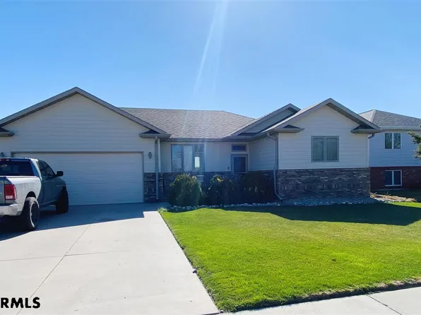 980 7th St, Gering, NE 69341