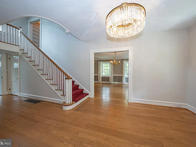 101 E Brookhaven Rd — Photo 5