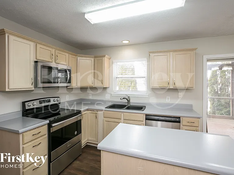 902 Hearthside Ct — Photo 7