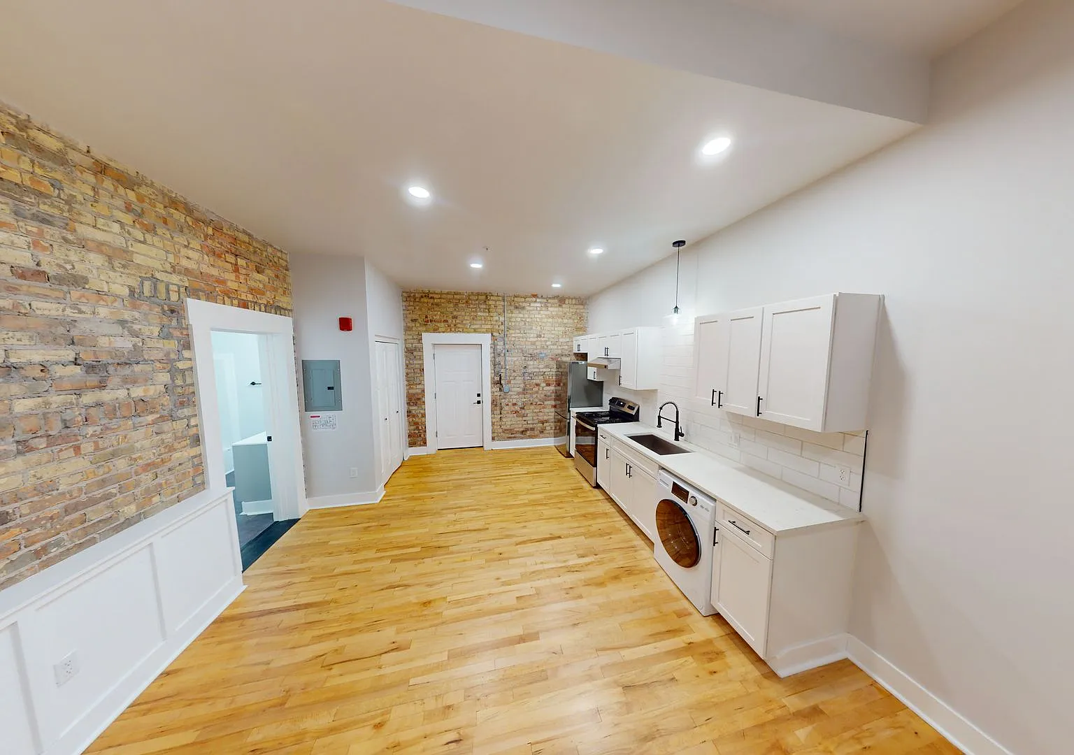 Holmes Street School Apartments — Photo 1