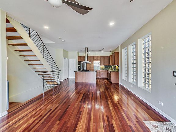 4th image of 908 N Paulina St #1F
