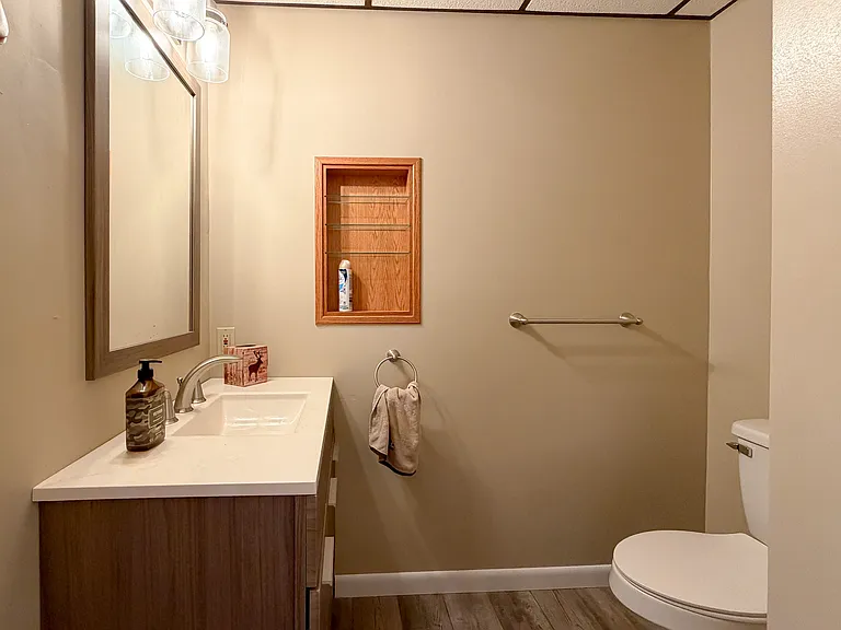 133 E Woods Dr — Photo 23