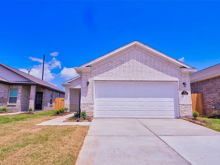 23118 Bright Light Ln — Photo 1