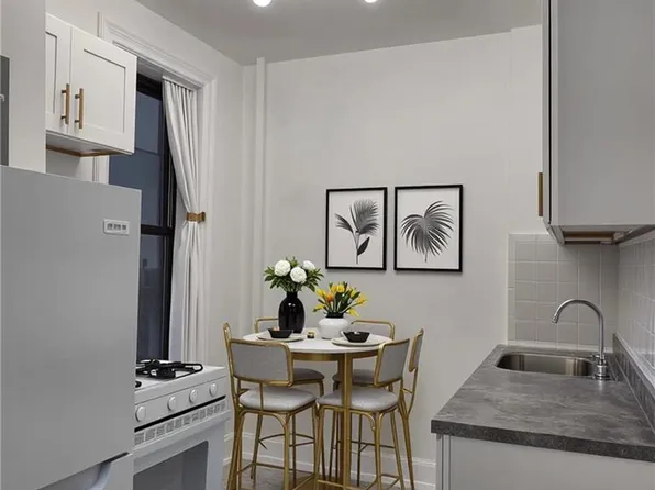 590 Parkside Avenue image 11 of 20