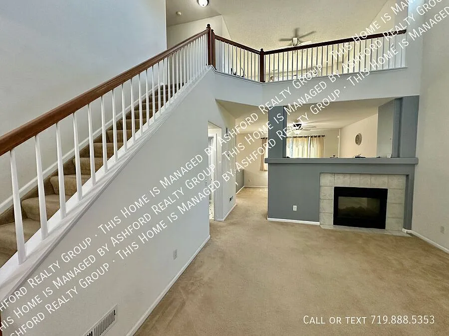 3 bed, 2.5 bath, 1839 sqft, $2,175 — Photo 3