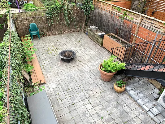 Rented by Brown Harris Stevens | media 32