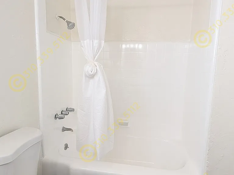 1254 N Havenhurst Dr #15 — Photo 14
