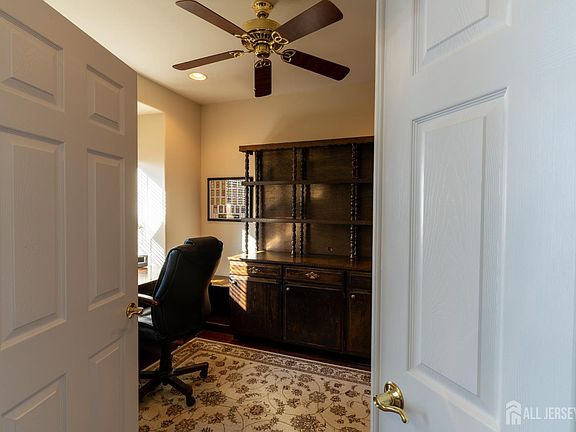 3rd image of 130 Orleans Rd