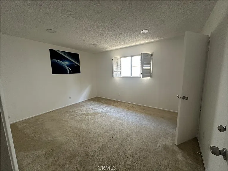 5500 Lindley Ave — Photo 3