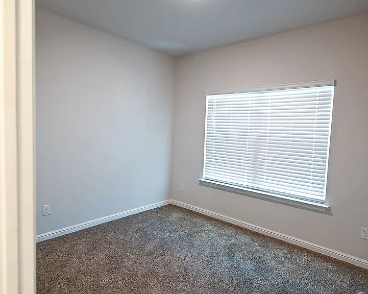 121 Hollytree Ln — Photo 12