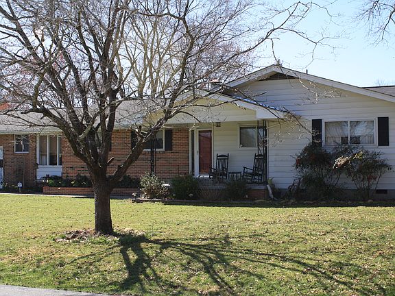 4th image of 118 Karen Dr