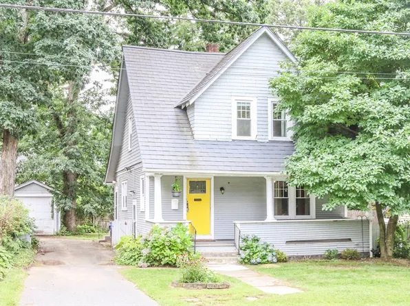 103 Clough St, Springfield, MA 01118