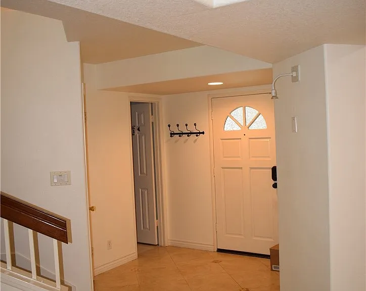 717 S Glenhurst Dr — Photo 5