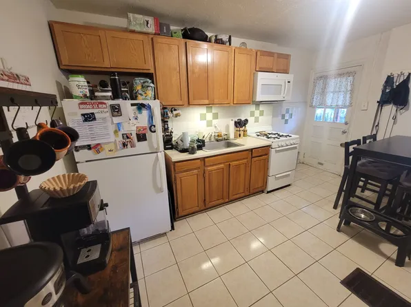 235 Queen St Rear 2R, Philadelphia, PA 19147
