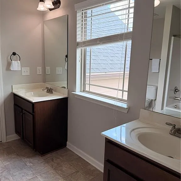 559 Madison Park Dr — Photo 35