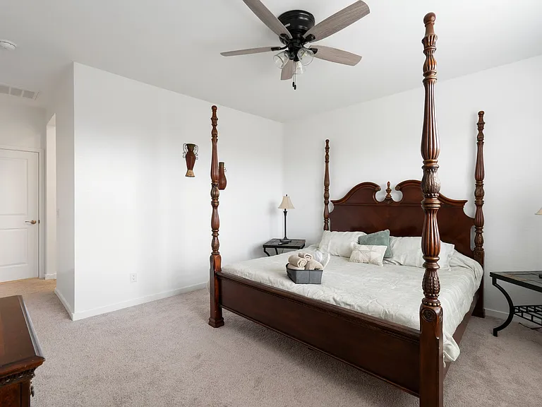 S 224th Ln — Photo 10