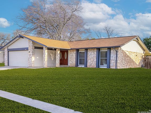 3rd image of 8730 Glen Bluff