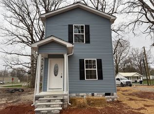 1113 E Decherd St, Tullahoma, TN 37388