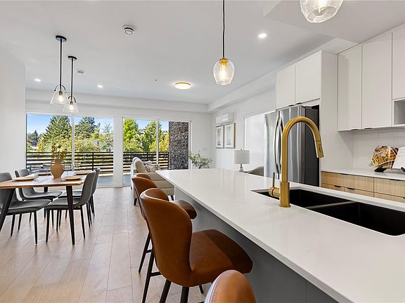 3rd image of 2629 Millstream Rd #101