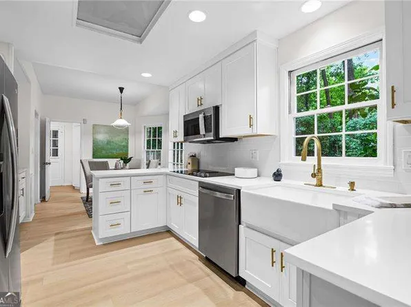 510 Clipper Trl, Sandy Springs, GA 30328