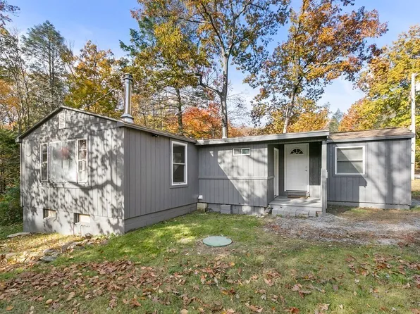 7 Cote Ave, Ashburnham, MA 01430