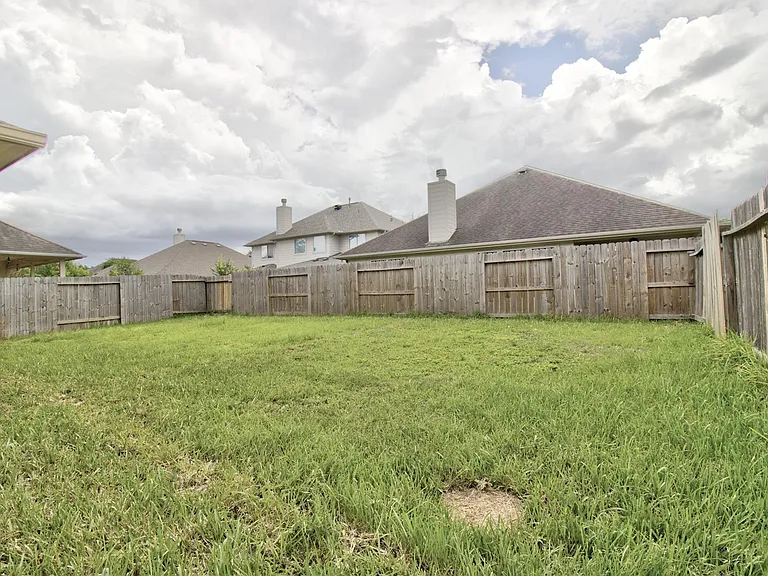 20311 Little Wing Dr — Photo 19