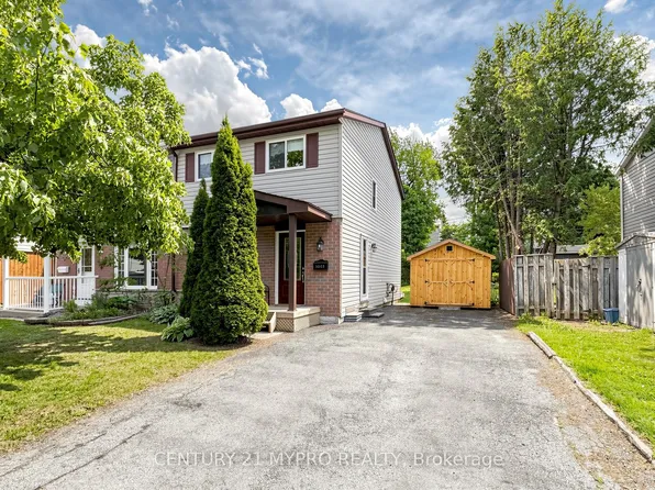 1043 12th St E, Owen Sound, ON N4K 5V4