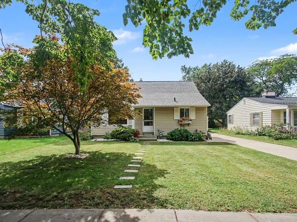 154 W 30th St, Holland, MI 49423